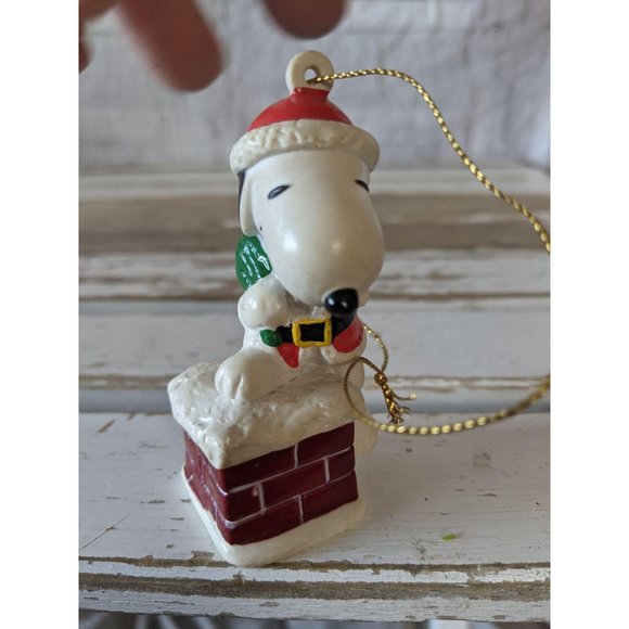 United feature Snoopy chimney Santa ornament Xmas - Picture 5 of 6